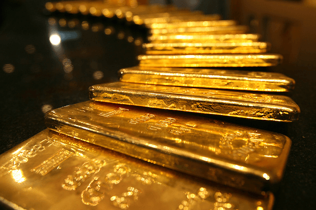 Giá vàng thế giới tăng hơn 100 USD lên gần 5.300 USD/oz