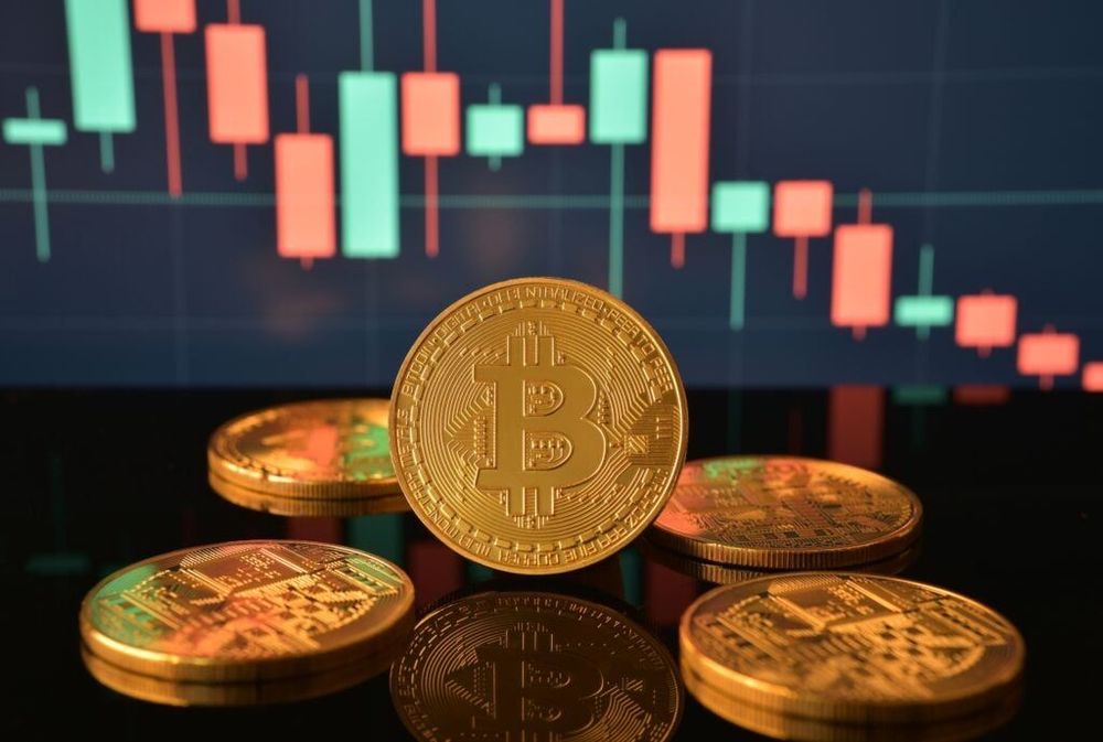 Bitcoin Could Drop To $50,000 In 2026 If Equity Markets Stay Volatile, Bloomberg Strategist Warns