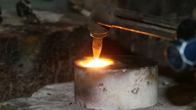 Silver sprints ahead, then hits a wall