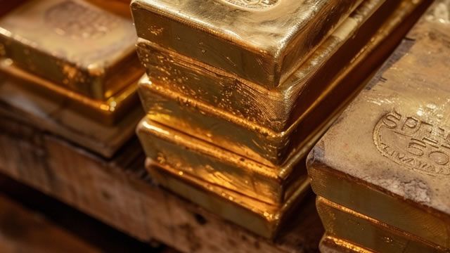 Spot gold trades near $4,450/oz after ISM Manufacturing PMI falls to 47.9