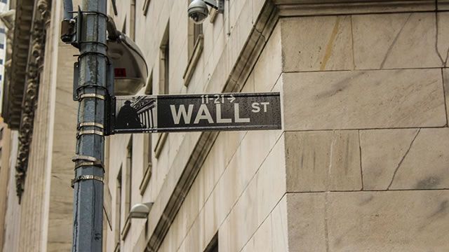 The 1 Minute Market Report: December 28, 2025