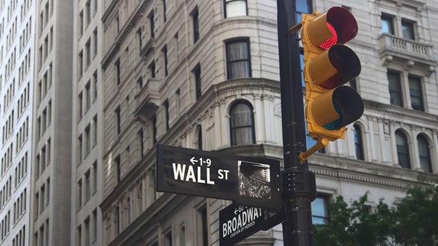 US Stocks Higher; Dow Jumps 250 Points