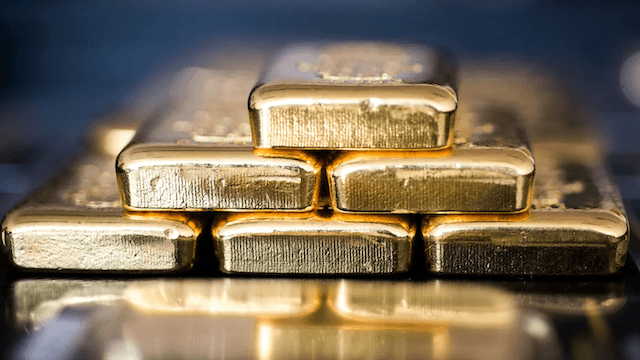 Vàng tương lai tăng gần 3% và vượt 5.200 USD/oz